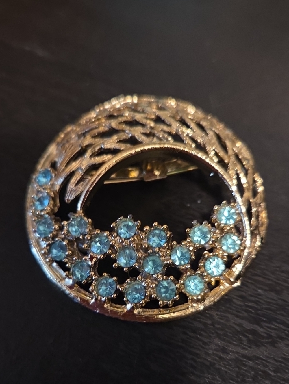 Gold-Tone Blue Glass Rhinestones Circular Brooch - Coro Style